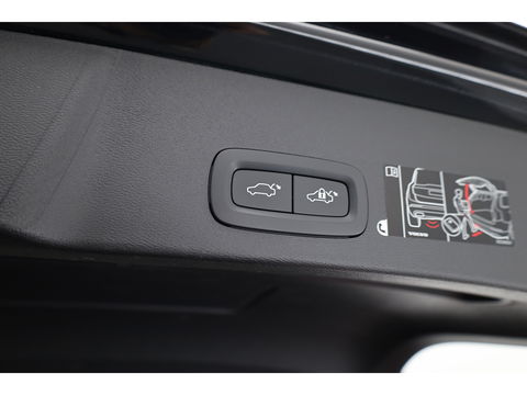 Volvo XC40 T5 Recharge Inscription Expression | Trekhaak | Pilot Assist | ACC | Camera | Stoel + stuurverw. |