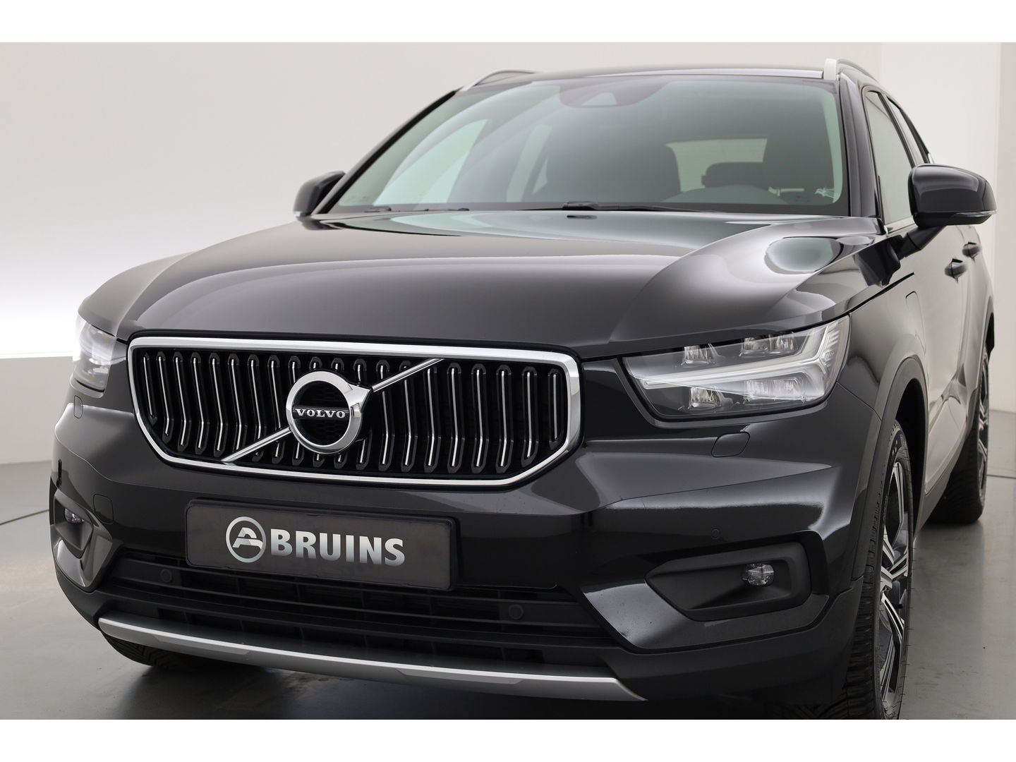 Volvo XC40 T5 Recharge Inscription Expression | Trekhaak | Pilot Assist | ACC | Camera | Stoel + stuurverw. |