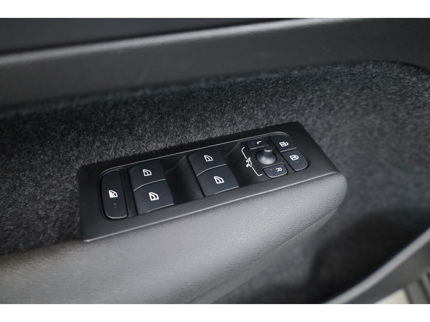 Volvo XC40 T5 Recharge Inscription Expression | Trekhaak | Pilot Assist | ACC | Camera | Stoel + stuurverw. |