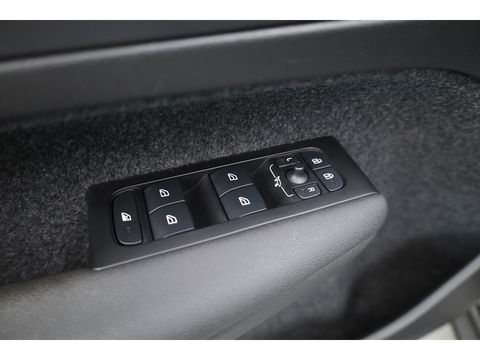 Volvo XC40 T5 Recharge Inscription Expression | Trekhaak | Pilot Assist | ACC | Camera | Stoel + stuurverw. |