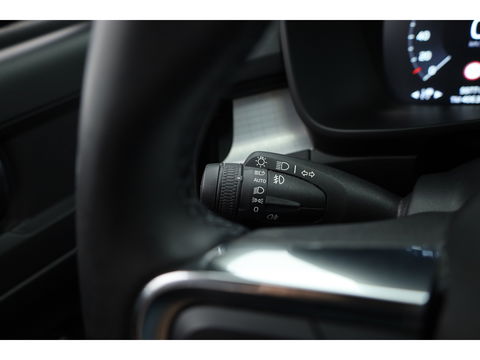 Volvo XC40 T5 Recharge Inscription Expression | Trekhaak | Pilot Assist | ACC | Camera | Stoel + stuurverw. |