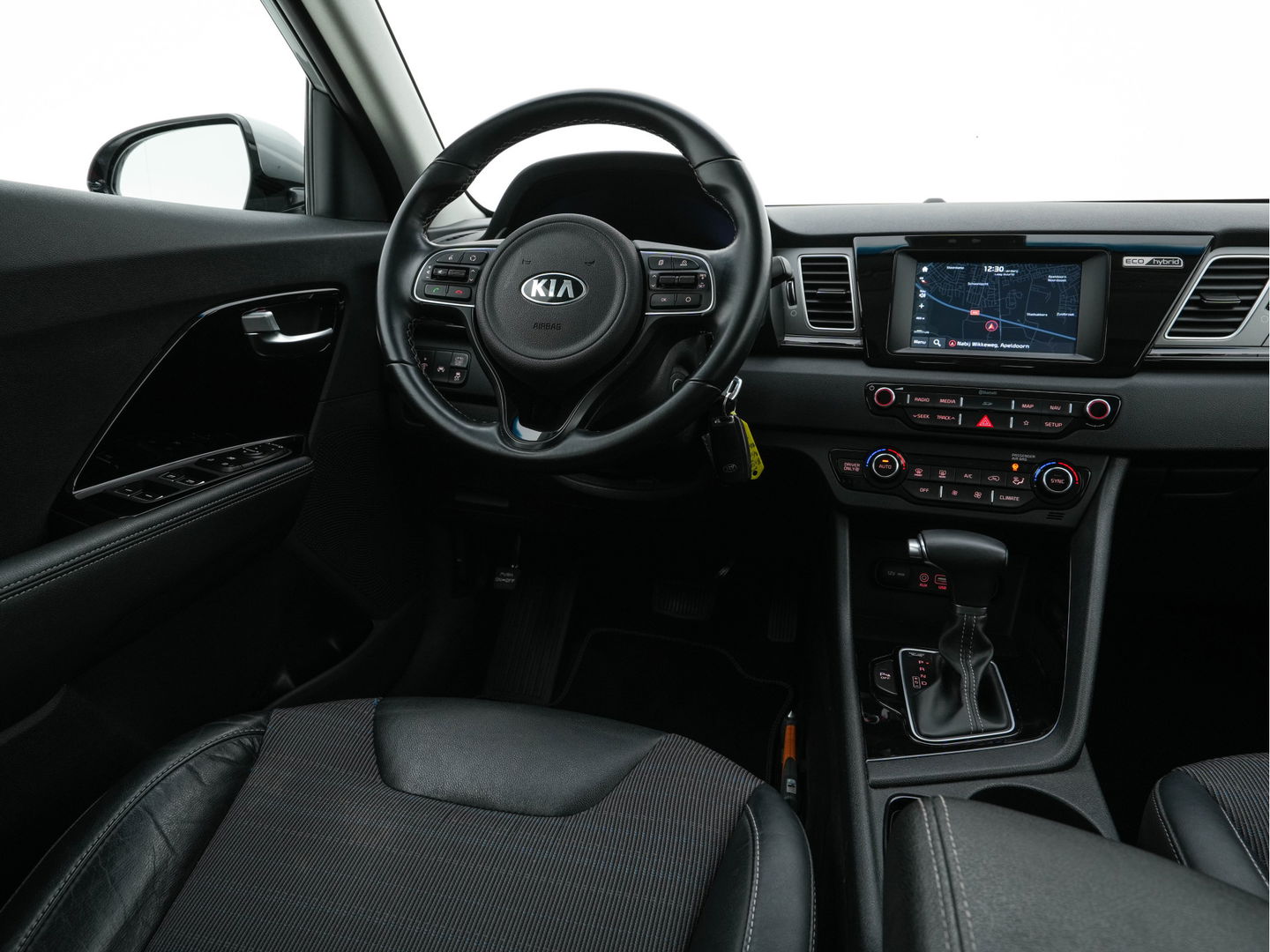 Kia Niro 1.6 GDi Hybrid ExecutiveLine Aut. *LEATHER-FABRIC | NAVI-FULLMAP | KEYLESS | CAMERA | COMFORT-SEATS | DIGI-COCKPIT | LANE-ASSIST | ECC | CARPLAY | PDC | 16''ALU*