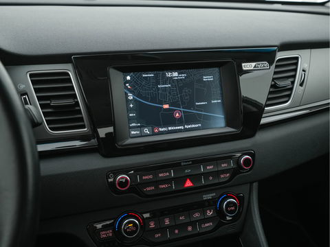 Kia Niro 1.6 GDi Hybrid ExecutiveLine Aut. *LEATHER-FABRIC | NAVI-FULLMAP | KEYLESS | CAMERA | COMFORT-SEATS | DIGI-COCKPIT | LANE-ASSIST | ECC | CARPLAY | PDC | 16''ALU*