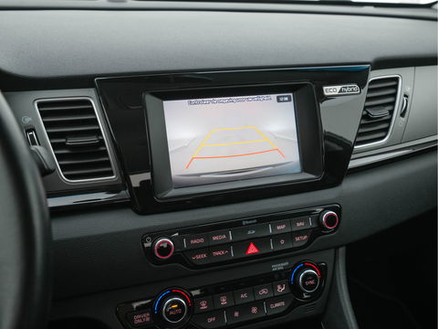 Kia Niro 1.6 GDi Hybrid ExecutiveLine Aut. *LEATHER-FABRIC | NAVI-FULLMAP | KEYLESS | CAMERA | COMFORT-SEATS | DIGI-COCKPIT | LANE-ASSIST | ECC | CARPLAY | PDC | 16''ALU*
