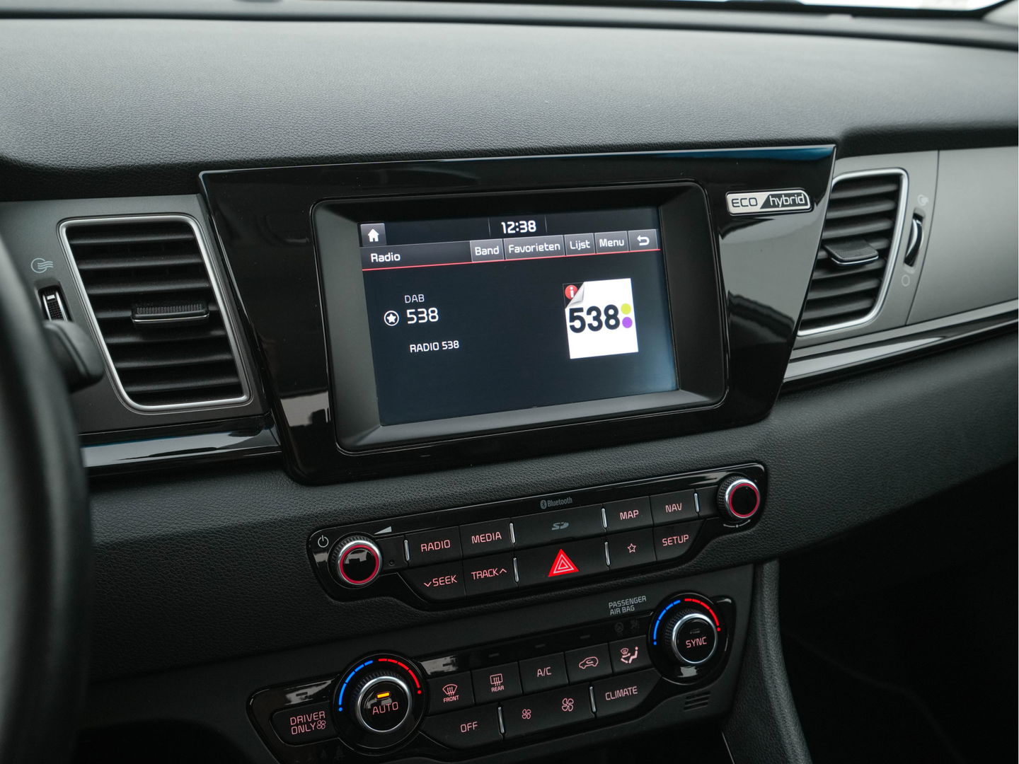 Kia Niro 1.6 GDi Hybrid ExecutiveLine Aut. *LEATHER-FABRIC | NAVI-FULLMAP | KEYLESS | CAMERA | COMFORT-SEATS | DIGI-COCKPIT | LANE-ASSIST | ECC | CARPLAY | PDC | 16''ALU*