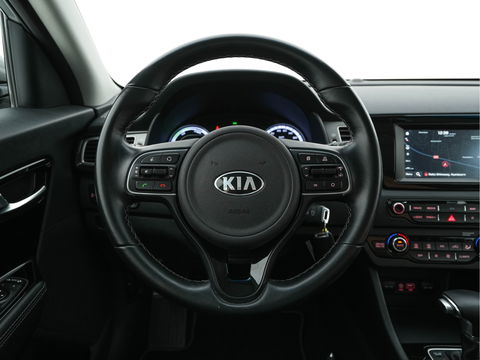 Kia Niro 1.6 GDi Hybrid ExecutiveLine Aut. *LEATHER-FABRIC | NAVI-FULLMAP | KEYLESS | CAMERA | COMFORT-SEATS | DIGI-COCKPIT | LANE-ASSIST | ECC | CARPLAY | PDC | 16''ALU*