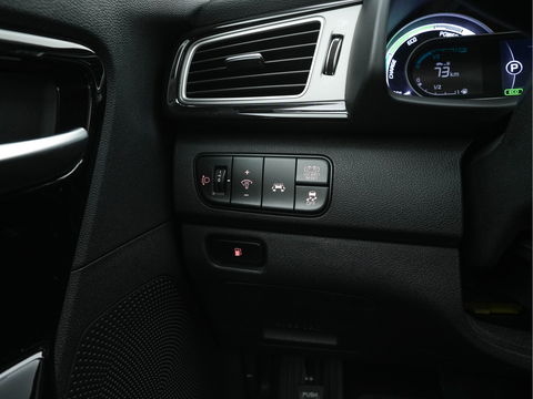 Kia Niro 1.6 GDi Hybrid ExecutiveLine Aut. *LEATHER-FABRIC | NAVI-FULLMAP | KEYLESS | CAMERA | COMFORT-SEATS | DIGI-COCKPIT | LANE-ASSIST | ECC | CARPLAY | PDC | 16''ALU*