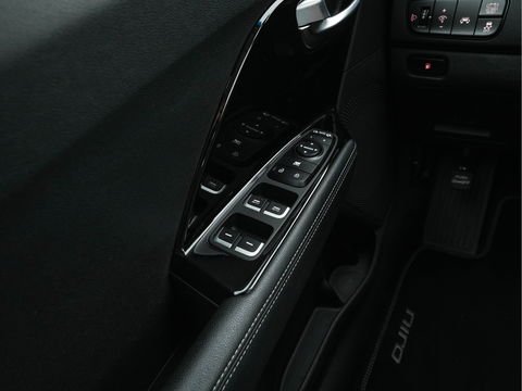 Kia Niro 1.6 GDi Hybrid ExecutiveLine Aut. *LEATHER-FABRIC | NAVI-FULLMAP | KEYLESS | CAMERA | COMFORT-SEATS | DIGI-COCKPIT | LANE-ASSIST | ECC | CARPLAY | PDC | 16''ALU*