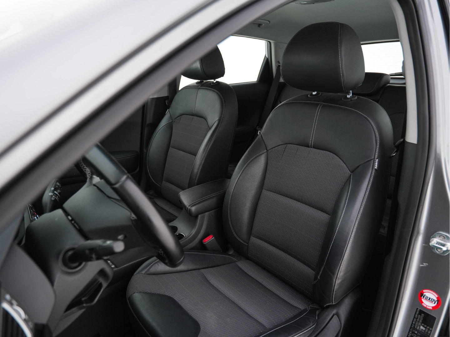 Kia Niro 1.6 GDi Hybrid ExecutiveLine Aut. *LEATHER-FABRIC | NAVI-FULLMAP | KEYLESS | CAMERA | COMFORT-SEATS | DIGI-COCKPIT | LANE-ASSIST | ECC | CARPLAY | PDC | 16''ALU*
