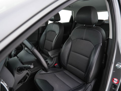 Kia Niro 1.6 GDi Hybrid ExecutiveLine Aut. *LEATHER-FABRIC | NAVI-FULLMAP | KEYLESS | CAMERA | COMFORT-SEATS | DIGI-COCKPIT | LANE-ASSIST | ECC | CARPLAY | PDC | 16''ALU*