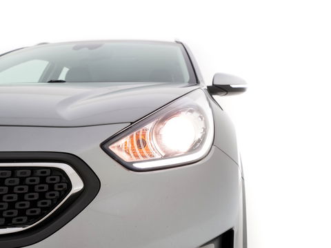 Kia Niro 1.6 GDi Hybrid ExecutiveLine Aut. *LEATHER-FABRIC | NAVI-FULLMAP | KEYLESS | CAMERA | COMFORT-SEATS | DIGI-COCKPIT | LANE-ASSIST | ECC | CARPLAY | PDC | 16''ALU*