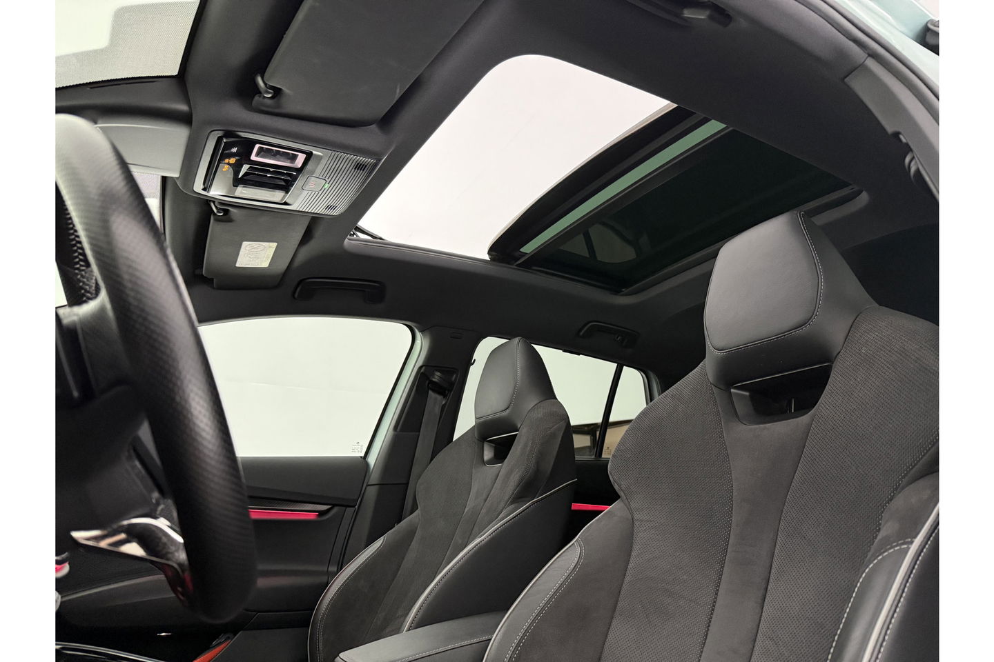 Škoda Enyaq 80 Sportline | ELEKTRISCH | 204PK Pano Sfeer Carplay Head up Display LED Trekhaak Virtual Navi Clima Cruise 21"LMV PDC