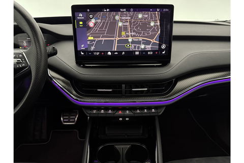 Škoda Enyaq 80 Sportline | ELEKTRISCH | 204PK Pano Sfeer Carplay Head up Display LED Trekhaak Virtual Navi Clima Cruise 21"LMV PDC