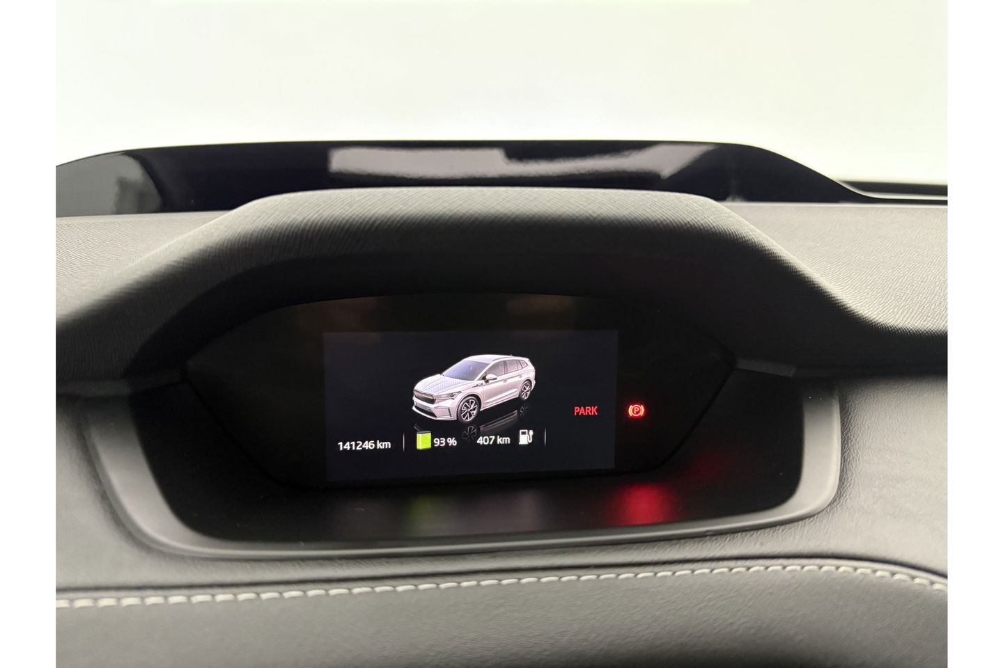 Škoda Enyaq 80 Sportline | ELEKTRISCH | 204PK Pano Sfeer Carplay Head up Display LED Trekhaak Virtual Navi Clima Cruise 21"LMV PDC