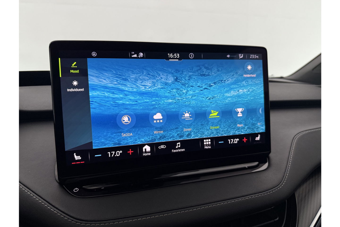 Škoda Enyaq 80 Sportline | ELEKTRISCH | 204PK Pano Sfeer Carplay Head up Display LED Trekhaak Virtual Navi Clima Cruise 21"LMV PDC