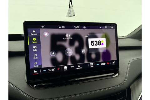 Škoda Enyaq 80 Sportline | ELEKTRISCH | 204PK Pano Sfeer Carplay Head up Display LED Trekhaak Virtual Navi Clima Cruise 21"LMV PDC