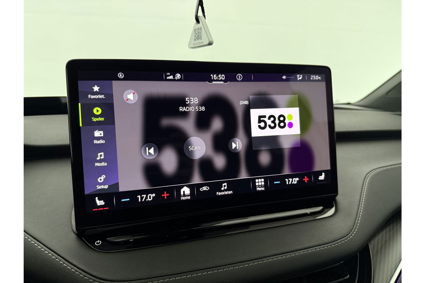 Škoda Enyaq 80 Sportline | ELEKTRISCH | 204PK Pano Sfeer Carplay Head up Display LED Trekhaak Virtual Navi Clima Cruise 21"LMV PDC