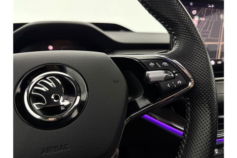 Škoda Enyaq 80 Sportline | ELEKTRISCH | 204PK Pano Sfeer Carplay Head up Display LED Trekhaak Virtual Navi Clima Cruise 21"LMV PDC