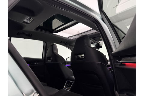 Škoda Enyaq 80 Sportline | ELEKTRISCH | 204PK Pano Sfeer Carplay Head up Display LED Trekhaak Virtual Navi Clima Cruise 21"LMV PDC