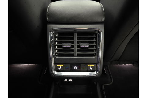 Škoda Enyaq 80 Sportline | ELEKTRISCH | 204PK Pano Sfeer Carplay Head up Display LED Trekhaak Virtual Navi Clima Cruise 21"LMV PDC