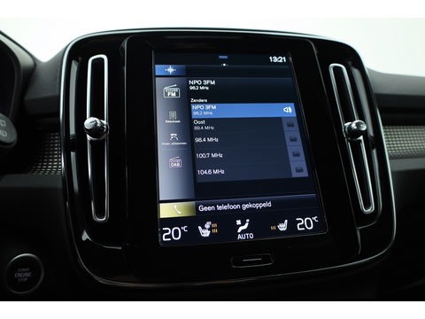 Volvo XC40 1.5 T4 Recharge R-Design | Stoel + stuurverwarming | 20 '' | Camera | Apple Carplay |