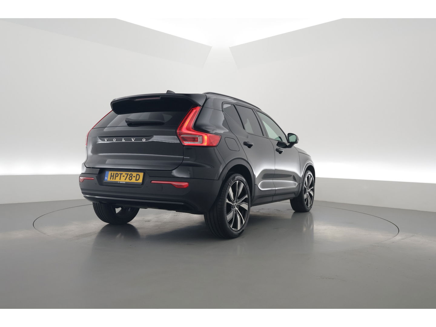 Volvo XC40 1.5 T4 Recharge R-Design | Stoel + stuurverwarming | 20 '' | Camera | Apple Carplay |