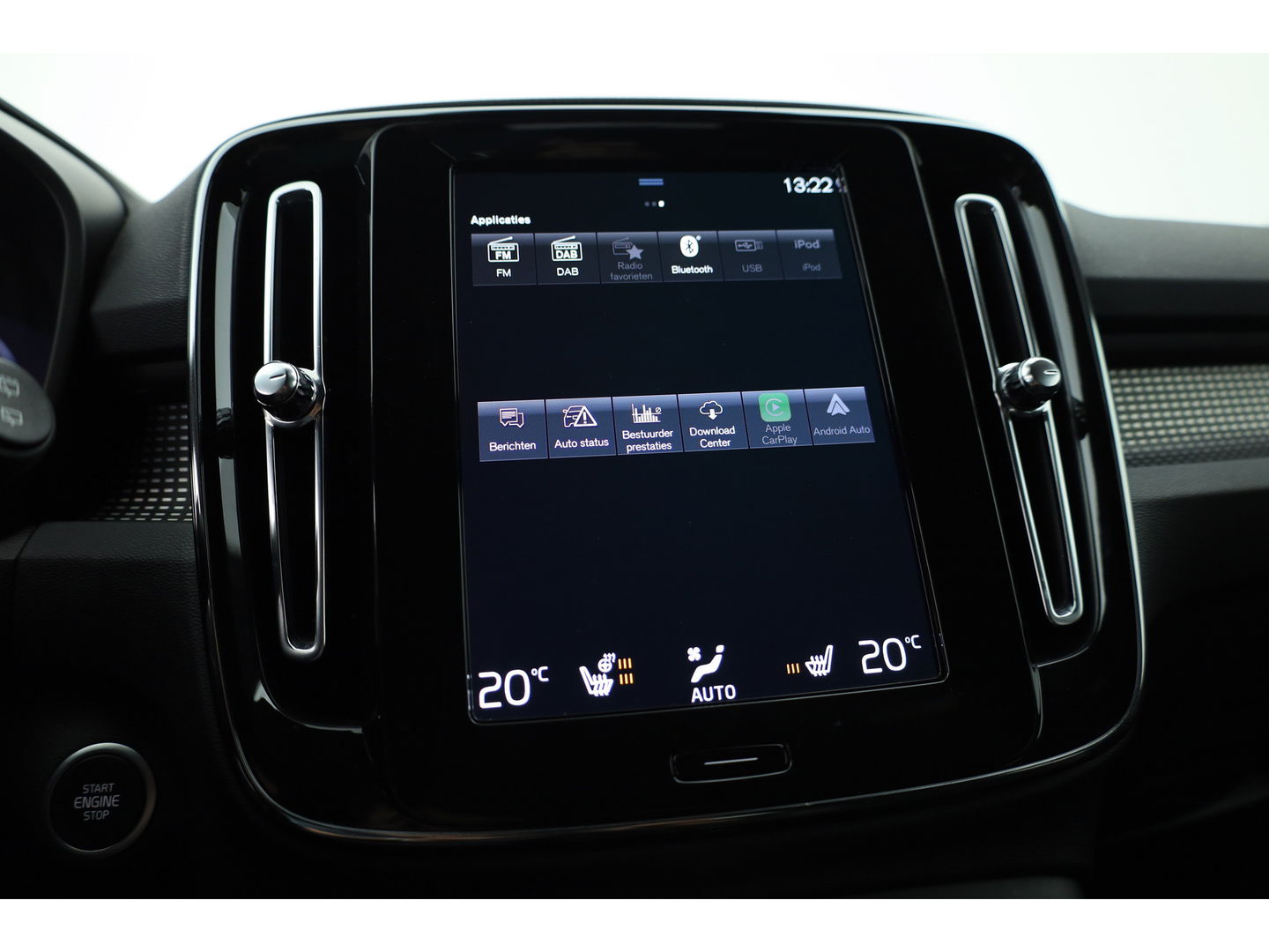 Volvo XC40 1.5 T4 Recharge R-Design | Stoel + stuurverwarming | 20 '' | Camera | Apple Carplay |