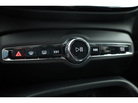Volvo XC40 1.5 T4 Recharge R-Design | Stoel + stuurverwarming | 20 '' | Camera | Apple Carplay |
