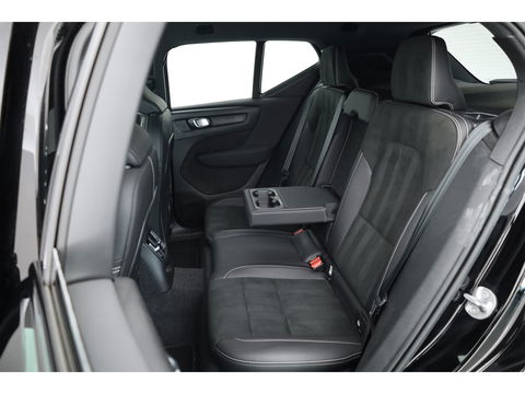 Volvo XC40 1.5 T4 Recharge R-Design | Stoel + stuurverwarming | 20 '' | Camera | Apple Carplay |