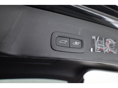 Volvo XC40 1.5 T4 Recharge R-Design | Stoel + stuurverwarming | 20 '' | Camera | Apple Carplay |
