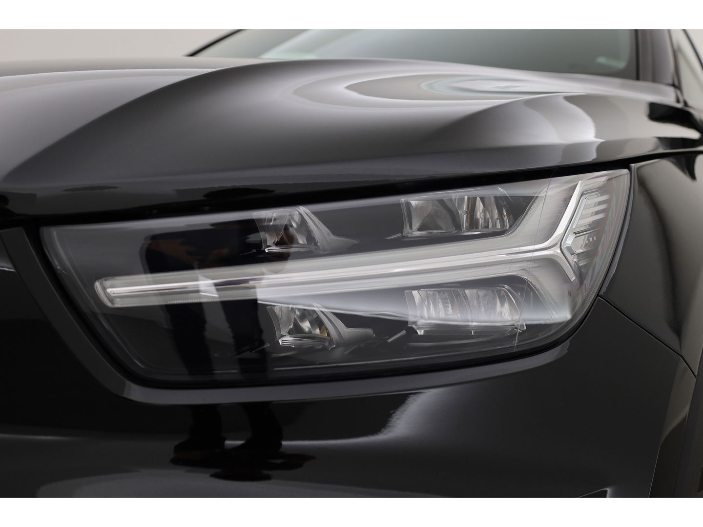 Volvo XC40 1.5 T4 Recharge R-Design | Stoel + stuurverwarming | 20 '' | Camera | Apple Carplay |