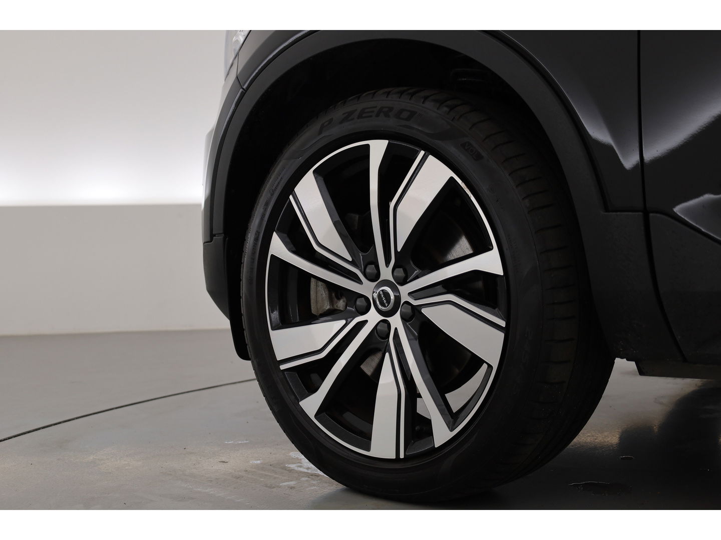 Volvo XC40 1.5 T4 Recharge R-Design | Stoel + stuurverwarming | 20 '' | Camera | Apple Carplay |