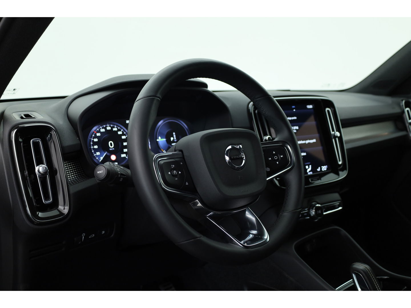 Volvo XC40 1.5 T4 Recharge R-Design | Stoel + stuurverwarming | 20 '' | Camera | Apple Carplay |
