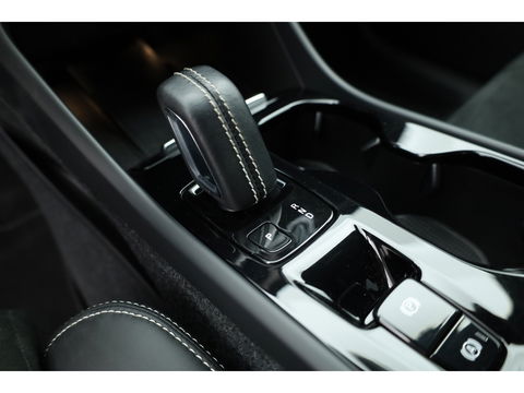 Volvo XC40 1.5 T4 Recharge R-Design | Stoel + stuurverwarming | 20 '' | Camera | Apple Carplay |