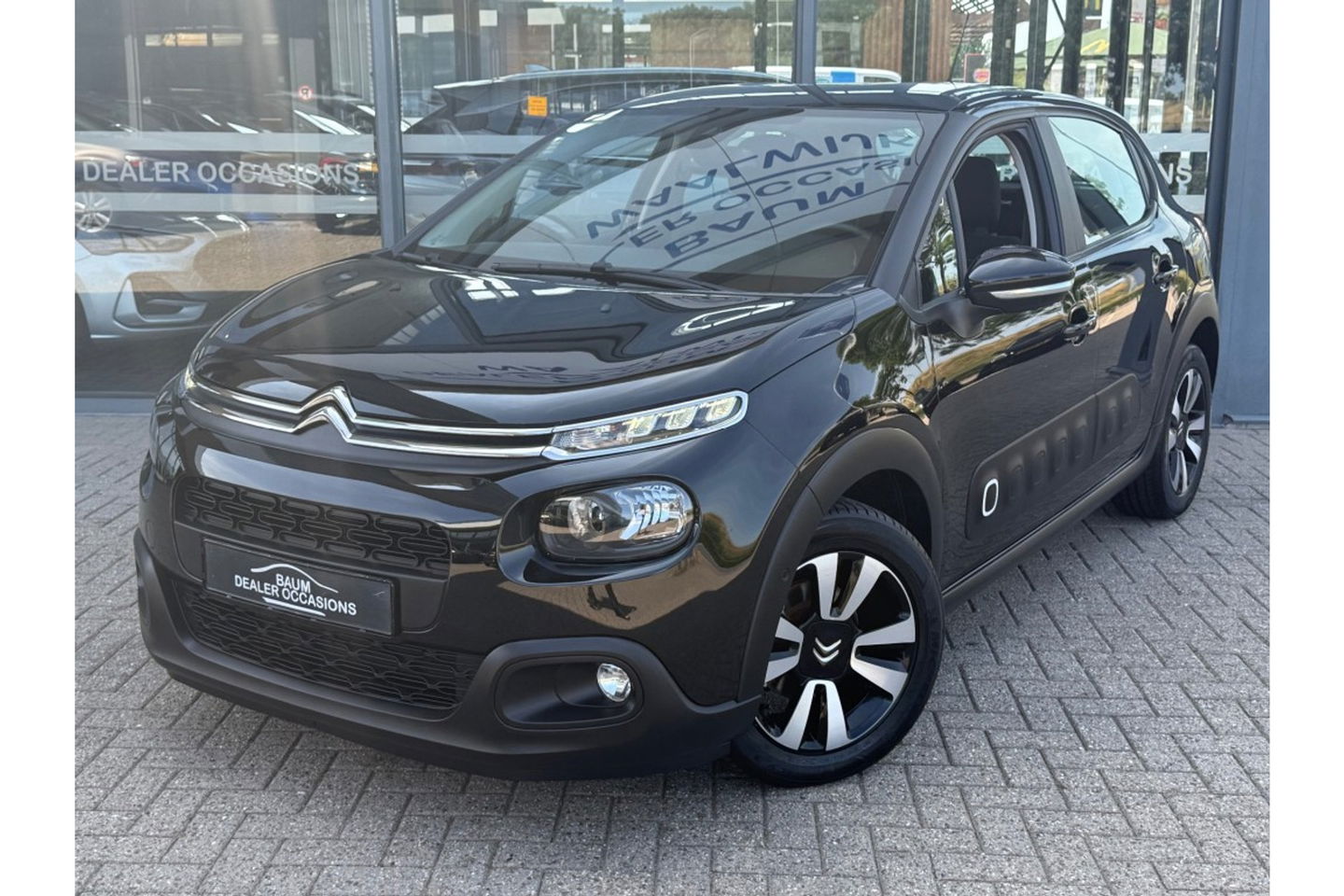 Citroën C3 1.2 PT SHINE AUTOMAAT 110PK AIRCO NAVI PDC-CAMERA CRUISE.
