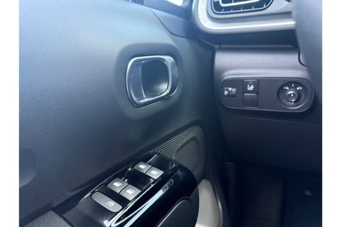 Citroën C3 1.2 PT SHINE AUTOMAAT 110PK AIRCO NAVI PDC-CAMERA CRUISE.
