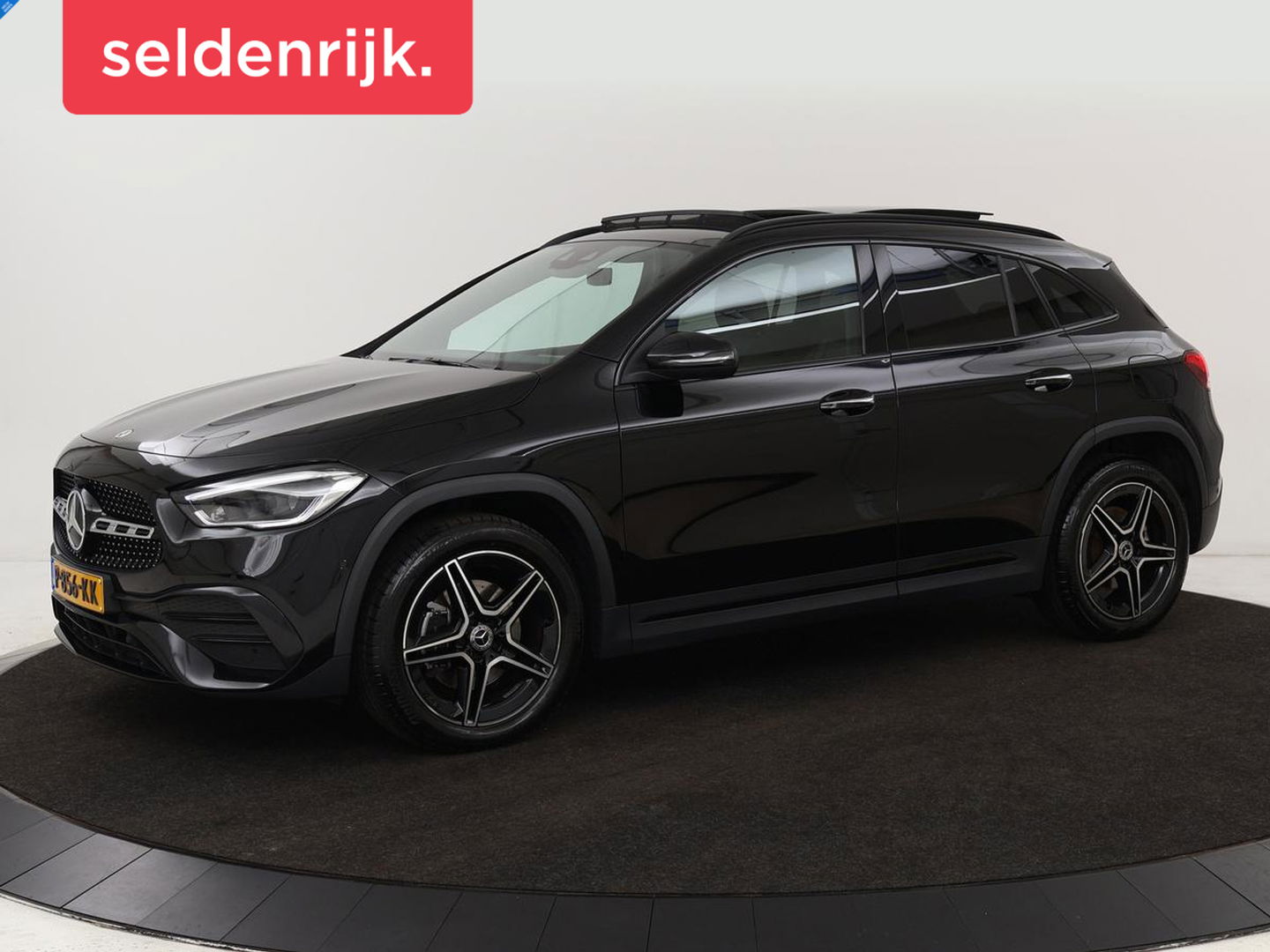 Mercedes-Benz GLA 250 e AMG Luxury | Panoramadak | Stoelverwarming | Sfeerverlichting | Keyless | Widescreen |  LMV 19 inch | Trekhaak wegklapbaar
