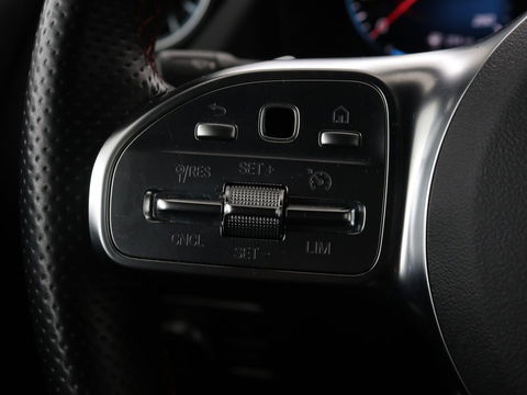 Mercedes-Benz GLA 250 e AMG Luxury | Panoramadak | Stoelverwarming | Sfeerverlichting | Keyless | Widescreen |  LMV 19 inch | Trekhaak wegklapbaar