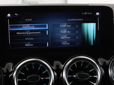 Mercedes-Benz GLA 250 e AMG Luxury | Panoramadak | Stoelverwarming | Sfeerverlichting | Keyless | Widescreen |  LMV 19 inch | Trekhaak wegklapbaar