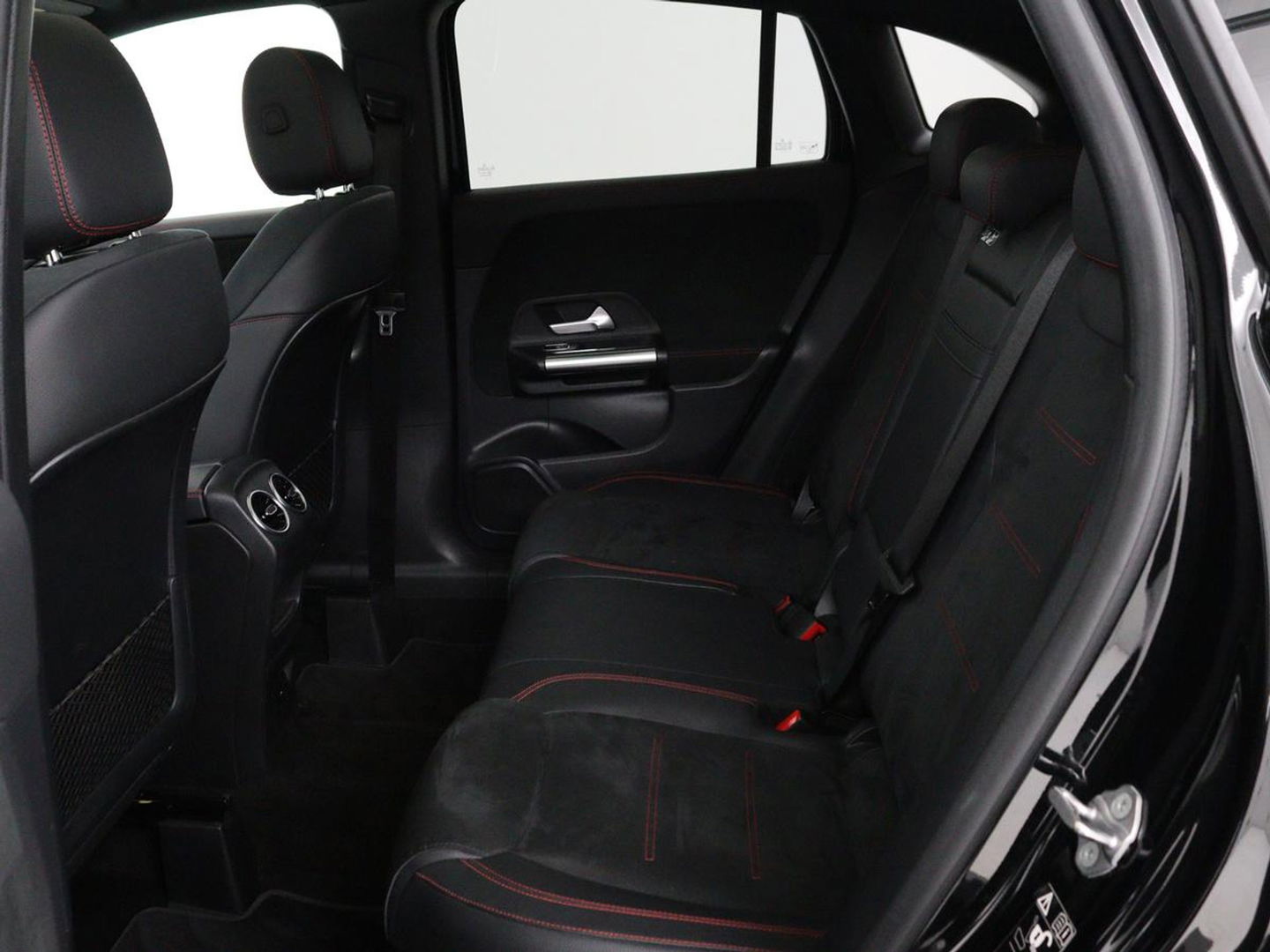 Mercedes-Benz GLA 250 e AMG Luxury | Panoramadak | Stoelverwarming | Sfeerverlichting | Keyless | Widescreen |  LMV 19 inch | Trekhaak wegklapbaar
