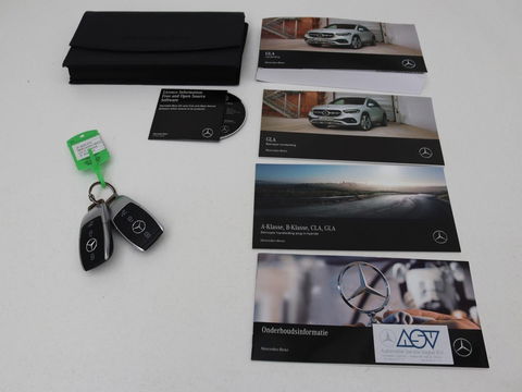 Mercedes-Benz GLA 250 e AMG Luxury | Panoramadak | Stoelverwarming | Sfeerverlichting | Keyless | Widescreen |  LMV 19 inch | Trekhaak wegklapbaar