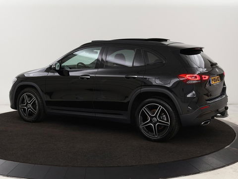 Mercedes-Benz GLA 250 e AMG Luxury | Panoramadak | Stoelverwarming | Sfeerverlichting | Keyless | Widescreen |  LMV 19 inch | Trekhaak wegklapbaar