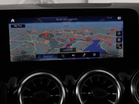 Mercedes-Benz GLA 250 e AMG Luxury | Panoramadak | Stoelverwarming | Sfeerverlichting | Keyless | Widescreen |  LMV 19 inch | Trekhaak wegklapbaar