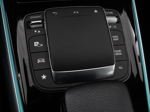 Mercedes-Benz GLA 250 e AMG Luxury | Panoramadak | Stoelverwarming | Sfeerverlichting | Keyless | Widescreen |  LMV 19 inch | Trekhaak wegklapbaar