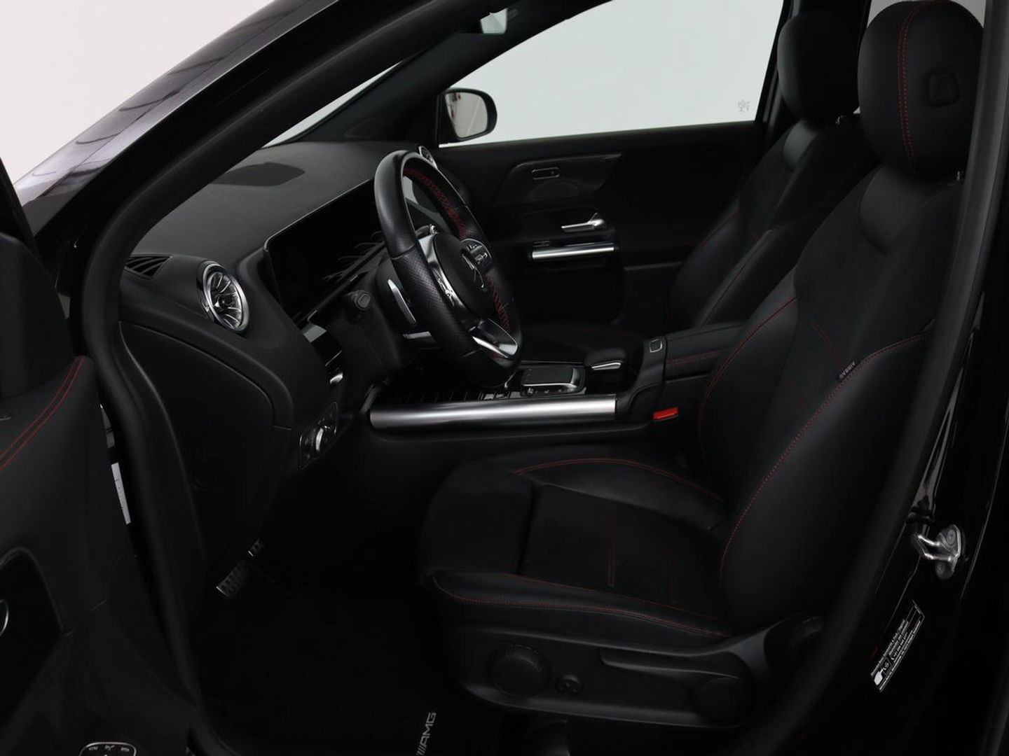 Mercedes-Benz GLA 250 e AMG Luxury | Panoramadak | Stoelverwarming | Sfeerverlichting | Keyless | Widescreen |  LMV 19 inch | Trekhaak wegklapbaar