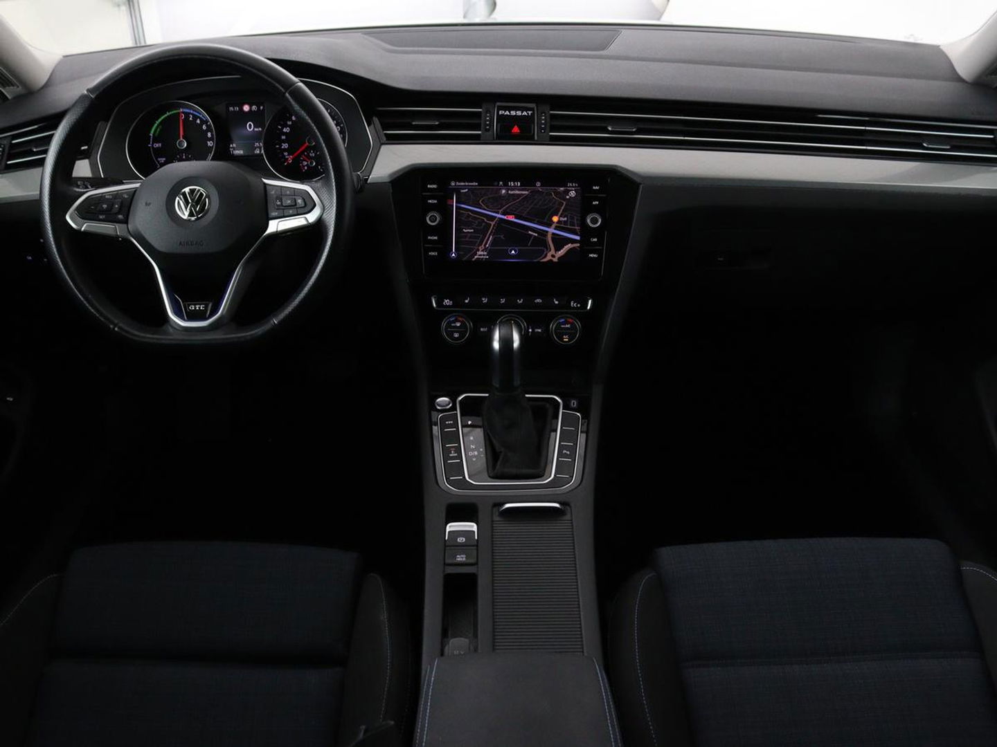 Volkswagen Passat Variant 1.4 TSI PHEV GTE Business | Panoramadak | Massage | Stoelverwarming | Adaptive cruise | Camera | Elektrische achterklep