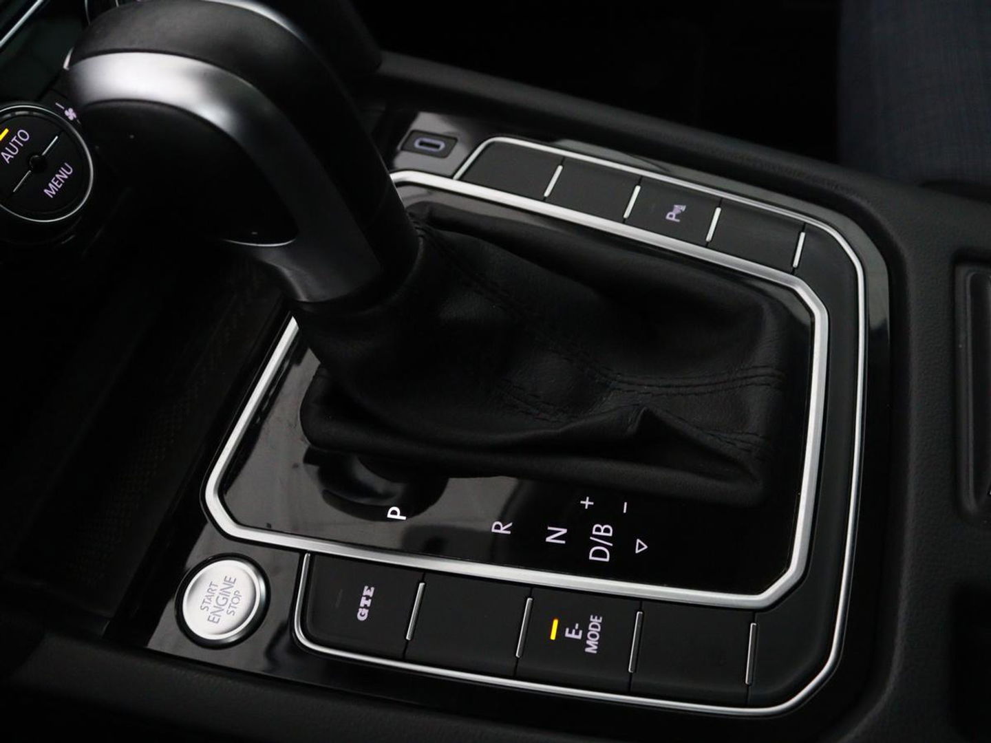 Volkswagen Passat Variant 1.4 TSI PHEV GTE Business | Panoramadak | Massage | Stoelverwarming | Adaptive cruise | Camera | Elektrische achterklep