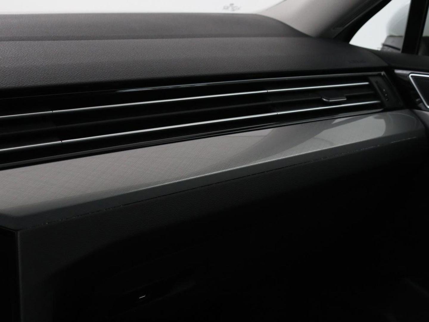 Volkswagen Passat Variant 1.4 TSI PHEV GTE Business | Panoramadak | Massage | Stoelverwarming | Adaptive cruise | Camera | Elektrische achterklep