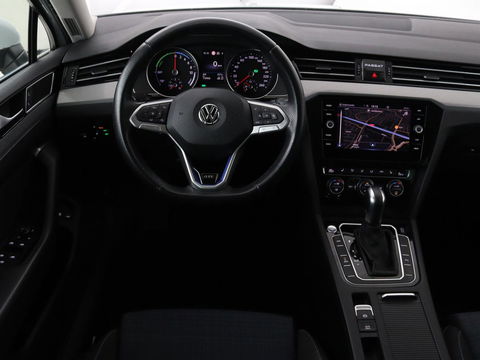 Volkswagen Passat Variant 1.4 TSI PHEV GTE Business | Panoramadak | Massage | Stoelverwarming | Adaptive cruise | Camera | Elektrische achterklep
