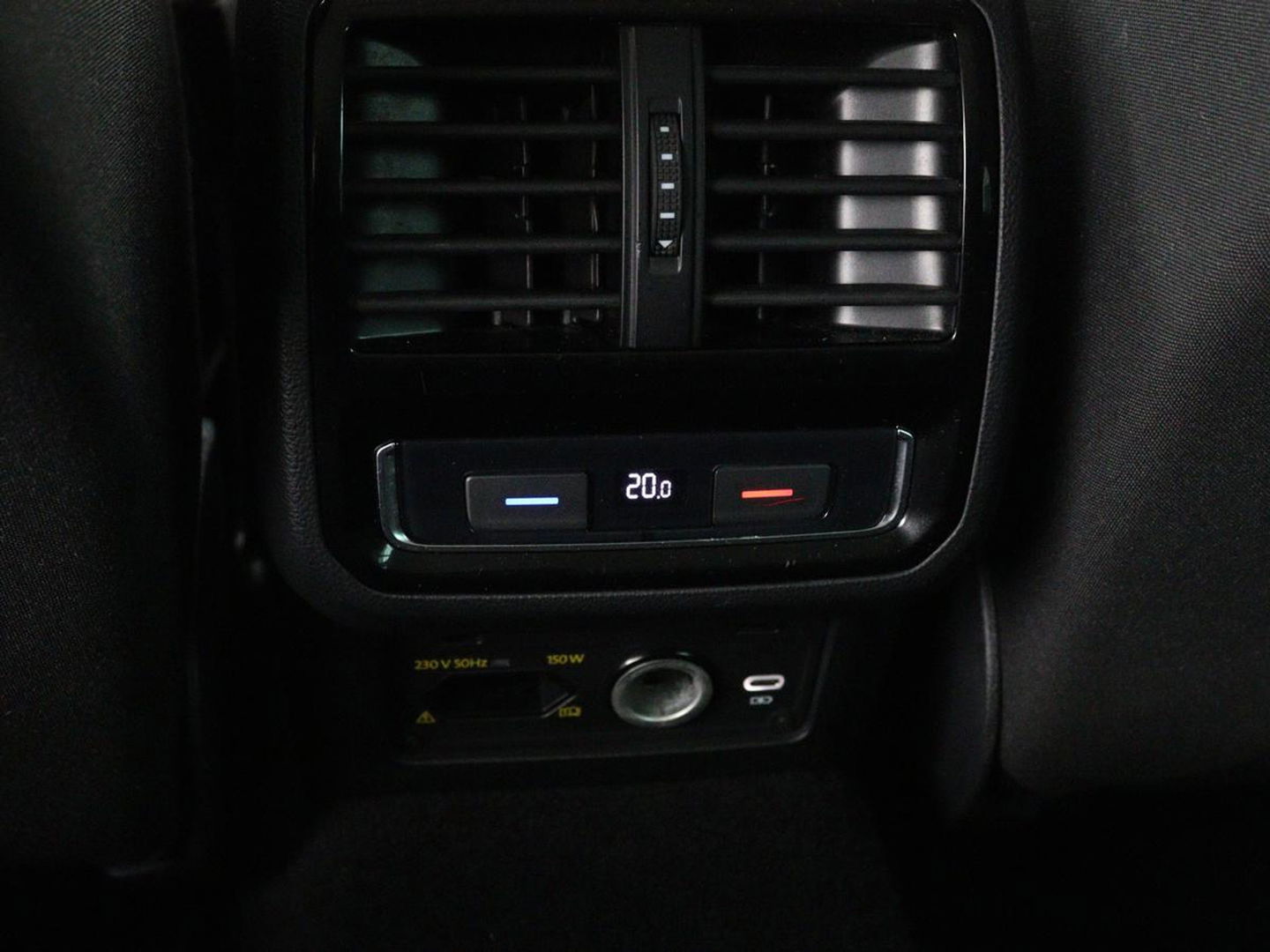 Volkswagen Passat Variant 1.4 TSI PHEV GTE Business | Panoramadak | Massage | Stoelverwarming | Adaptive cruise | Camera | Elektrische achterklep